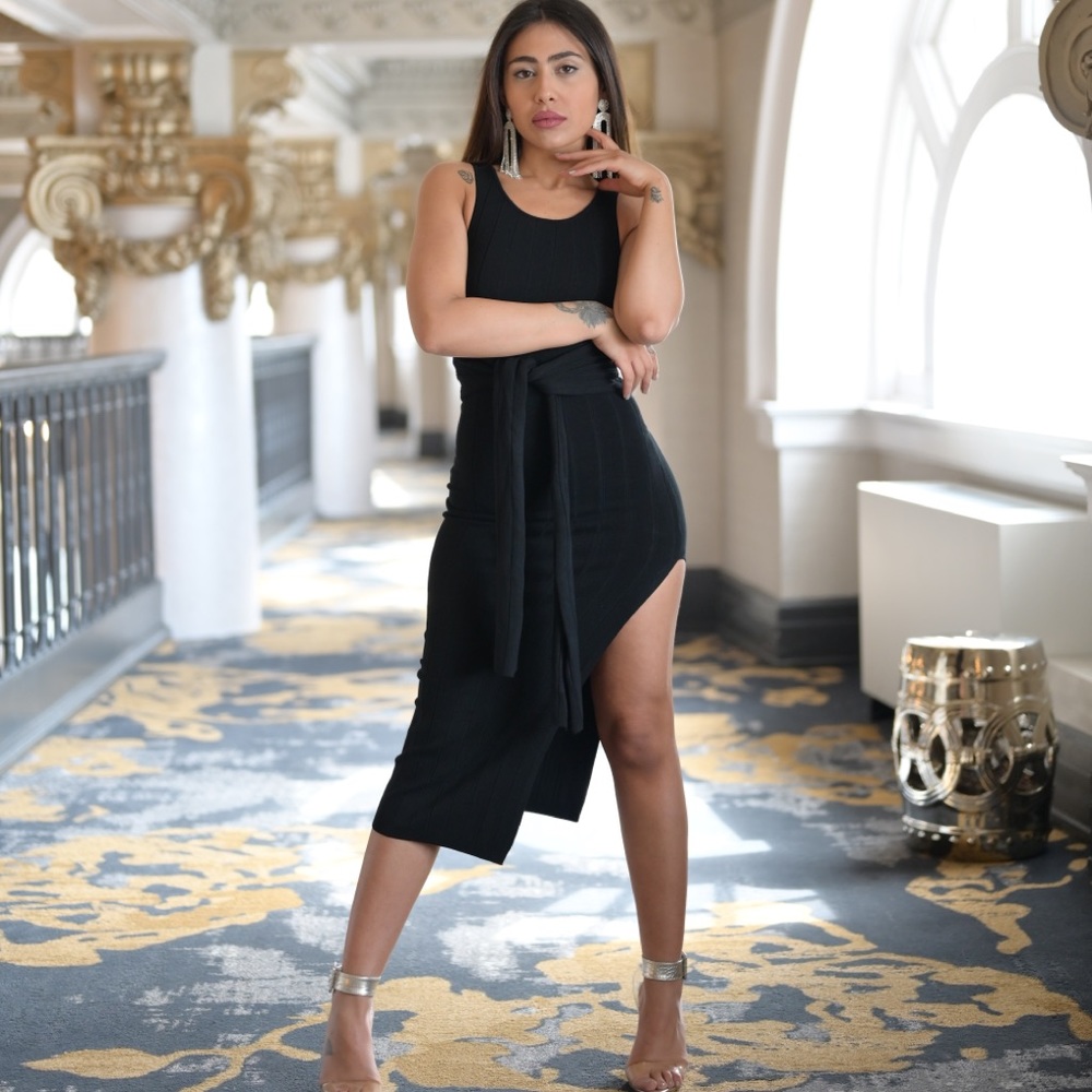 ‼️ Black Waist Tie High Quality Sweater Dress - Picture 1 of 5